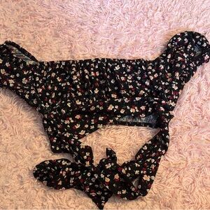 Dainty Floral Print Camisole Top in Black